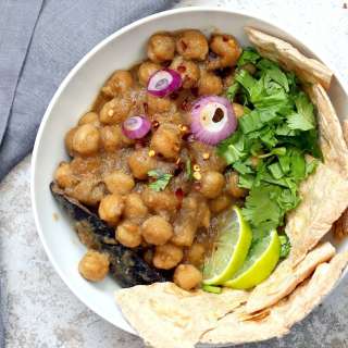 Pindi Chole - Chickpea Curry with Cinnamon, Cardamom and Caramelized Onion Sauce. Instant Pot or Saucepan