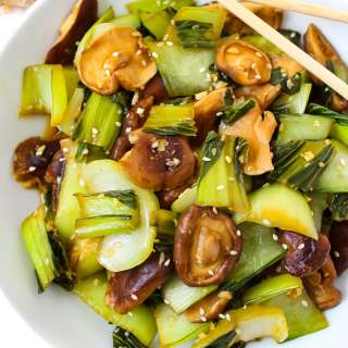 Bok Choy and Shiitake Mushrooms in Garlic Sauce