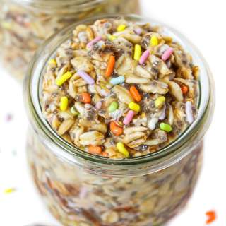 Birthday Cake Overnight Oats (Vegan!)