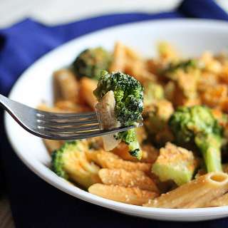 Penne and Broccoli in Doritos cream sauce, topped with Doritos spiced bread crumbs.