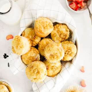 Streusel Topped Rhubarb Muffins