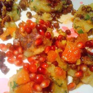 Tikki Chaat (Potatoe Cutlets with Chutney)