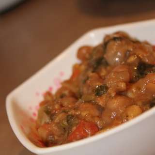 Palak Chole (Garbanzo beans/Chana And Spinach Curry)