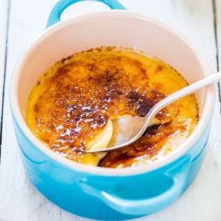 The Best and The Easiest Classic Crème Brûlée