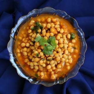 Imli Chole (sweet and Sour Chickpeas/Garbanzo Bean/Chana Curry)