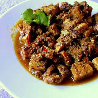 Saoji/Savji (Spicy Fake Chicken Curry) Vegan.