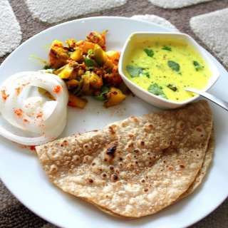 Tempered Cashew Yogurt, Spiced Potatoes and Bell Peppers with Indian Flat bread (Kadhi, Aloo Shimla Mirch, Roti)! Vegan.