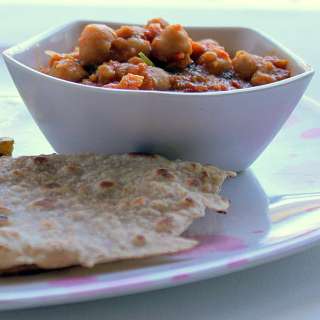 Phukein, Chole/Chana Masala And Roti! (Green Onions And Potatoes Garbanzo Bean Curry And Indian Flat Bread)