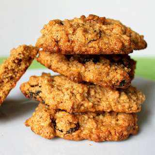 Quinoa Oatmeal Raisin Cookies