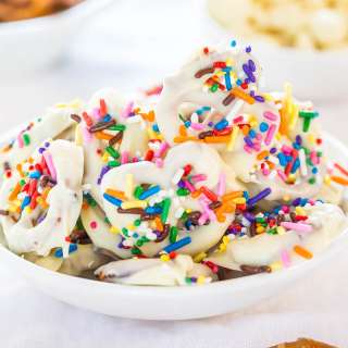 Easy Homemade White Chocolate Pretzels