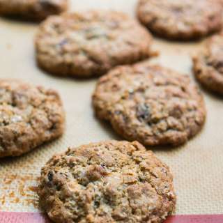 Chewy Oatmeal Raisin Cookies