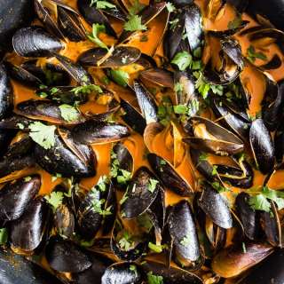 Coconut Curry Mussels