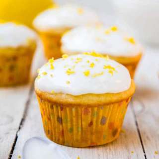 Lemon Cupcakes with Lemon Cream Cheese Frosting