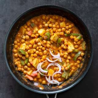 Kadai Chole/Chana - Spiced Chickpeas and Potatoes