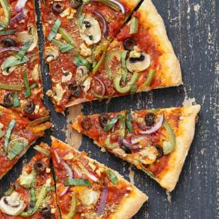 Easy Veggie Vegan Pizza with 20 minute Crust