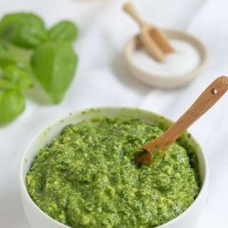 Easy Vegan Pesto (10 Mins)