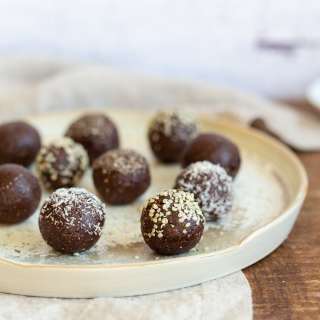 Raw Vegan Brownie Bites (grain free)