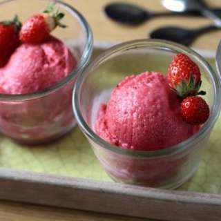 Vegan Strawberry Ice Cream