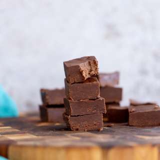Easy Vegan Chocolate Fudge