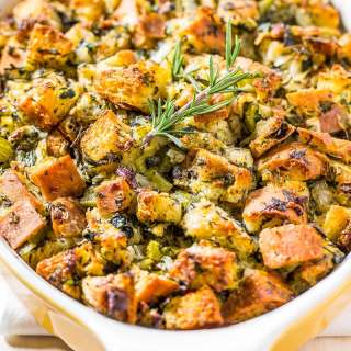 Traditional Homemade Thanksgiving Stuffing
