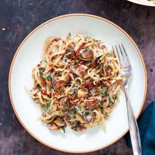One Pot Mushroom Sundried Tomato Fettuccine