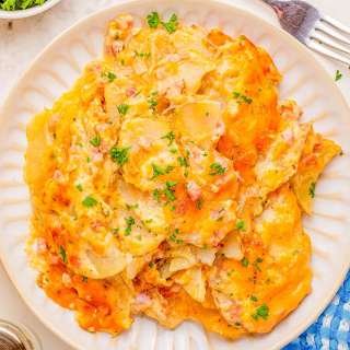 Cheesy Scalloped Potatoes with Ham