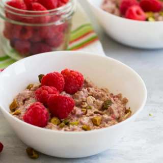 Raspberry Overnight Oats Recipe