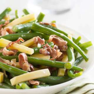 Green Beans with Frizzled Prosciutto and Gouda