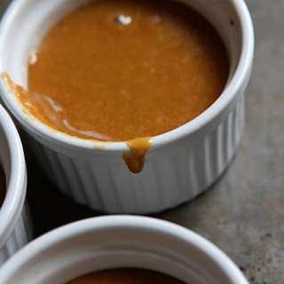 Caramelized White Chocolate Cakes