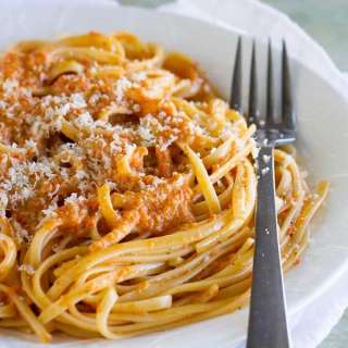Roasted Red Pepper Pesto Linguine