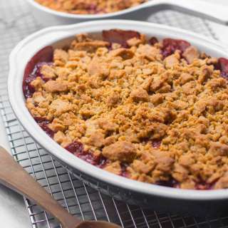 Plum and Rhubarb Crisp