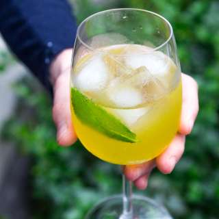 May Daisy cocktail