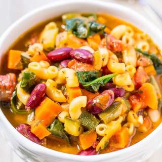 Easy 30-Minute Minestrone Soup (Better-Than-Olive-Garden-Copycat)