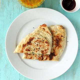 Vegan Naan Recipe - Plain, Garlic or Avocado Naan bread. Dairy-free Indian flatbread