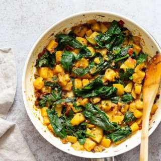 Garlic Potato Spinach Stir fry ( Lasooni Aloo Palak)
