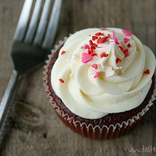 Red Velvet Cupcakes with White Chocolate Frosting
