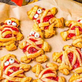 Mummy Halloween Hand Pies
