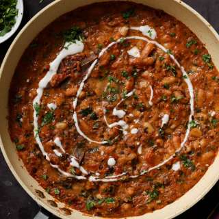Dhaba Chicken White Beans (North Indian Cumin Onion Sauce Bean Curry)