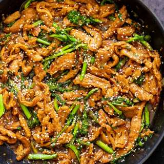 Sesame Shallot Basil Stir Fry With Soycurls and Broccolini