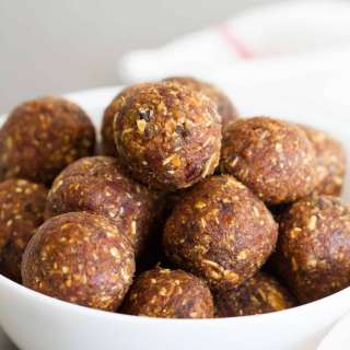 Peanut Butter Chocolate Energy Balls