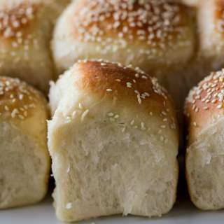 Fluffy Vegan Dinner Rolls