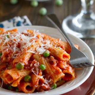 Rigatoni wtih Sausage, Peas, Tomatoes and Cream