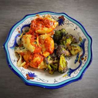 Spinach and Ricotta Stuffed Shells Recipe