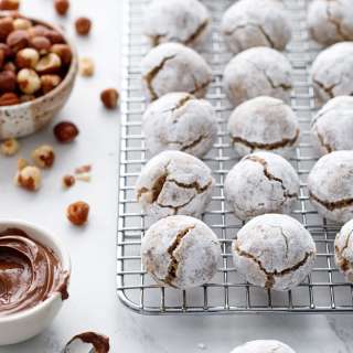 Stuffed Hazelnut Amaretti Cookies