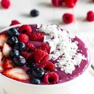 Smoothie Bowl with Berries and Coconut