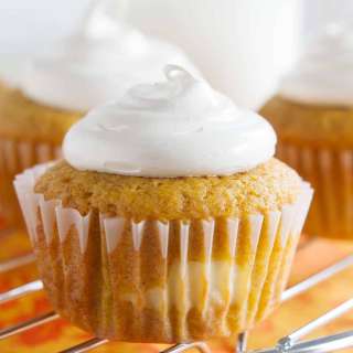 Pumpkin Cheesecake Cupcakes with Brown Sugar Marshmallow Frosting