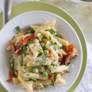 One Pan Pasta with Bacon and Peas