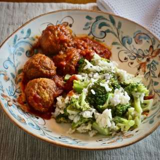 Spicy Meatballs in Beer Chili Sauce Recipe