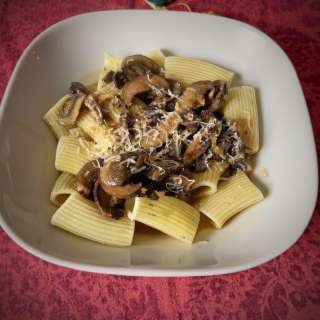 Rigatoni with Fresh Mushroom Sauce