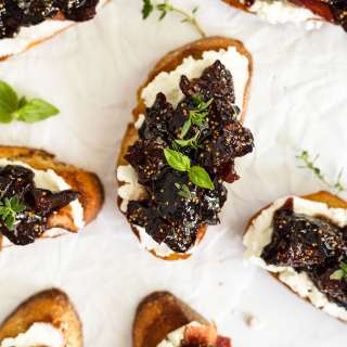 Fig and Goat Cheese Crostini (with bacon option)